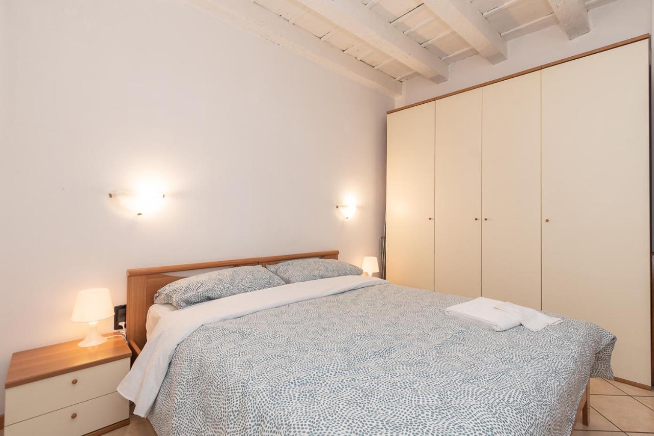 Appartamento Bilocale 1 Piazza Vittoria - Affitti Brevi Italia Бреша Екстериор снимка