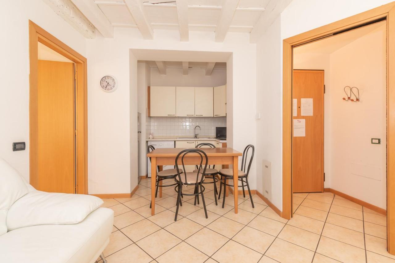 Appartamento Bilocale 1 Piazza Vittoria - Affitti Brevi Italia Бреша Екстериор снимка